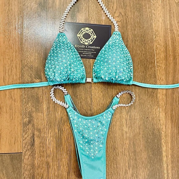 Mint Competition Bikini - Picture 1 of 3